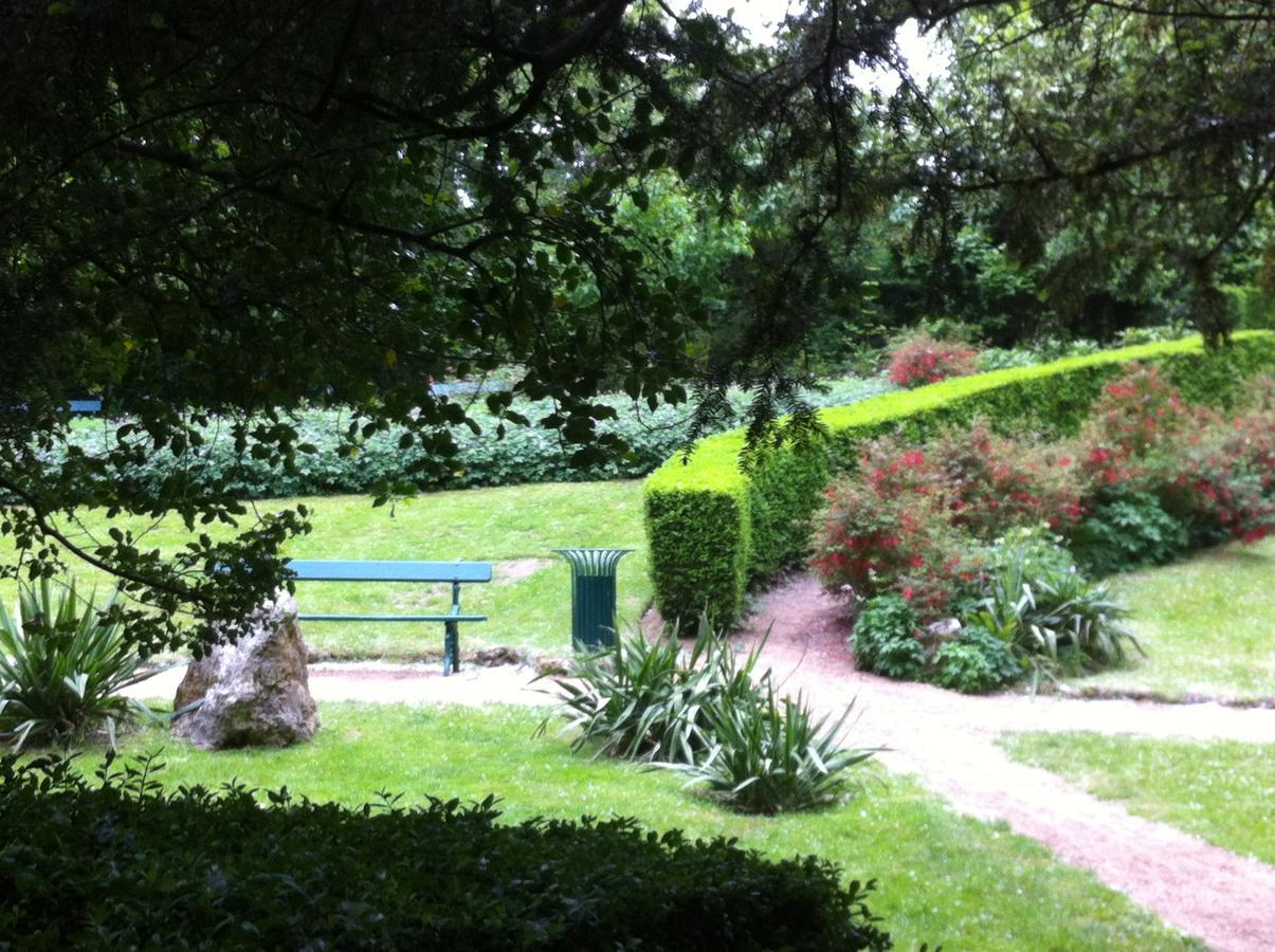Hotel Les Aubepines Illiers-Combray Buitenkant foto