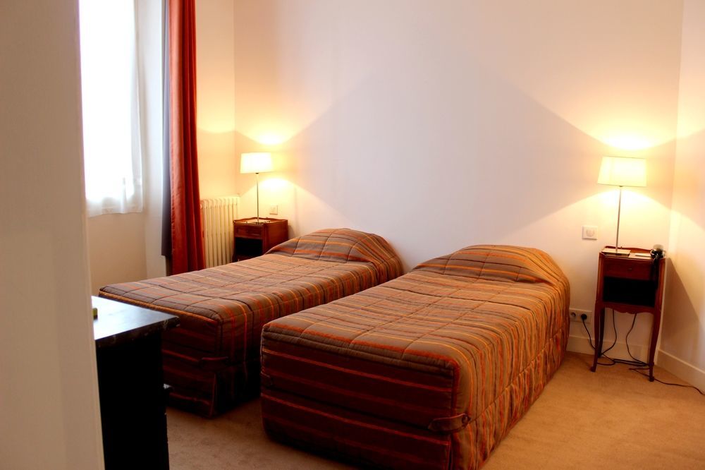 Hotel Les Aubepines Illiers-Combray Buitenkant foto